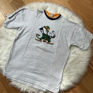 Vintage Notre Dame Fighting Irish Graphic Short Sleeve Crew Neck Tshirt